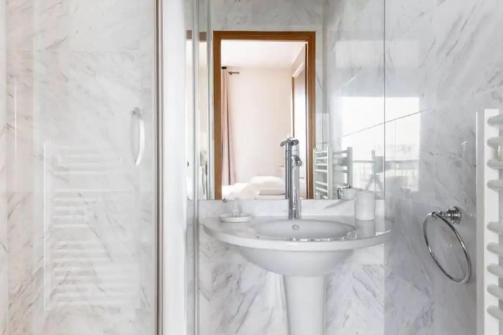 Avenue Montaigne Luxury Apartment 2Br 4P 巴黎 外观 照片