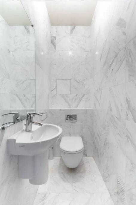 Avenue Montaigne Luxury Apartment 2Br 4P 巴黎 外观 照片